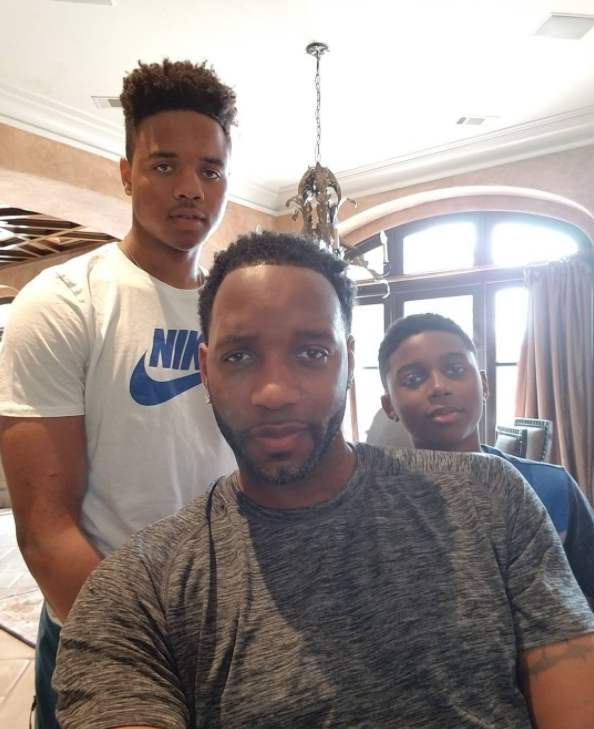 映了球员对 映了球员对